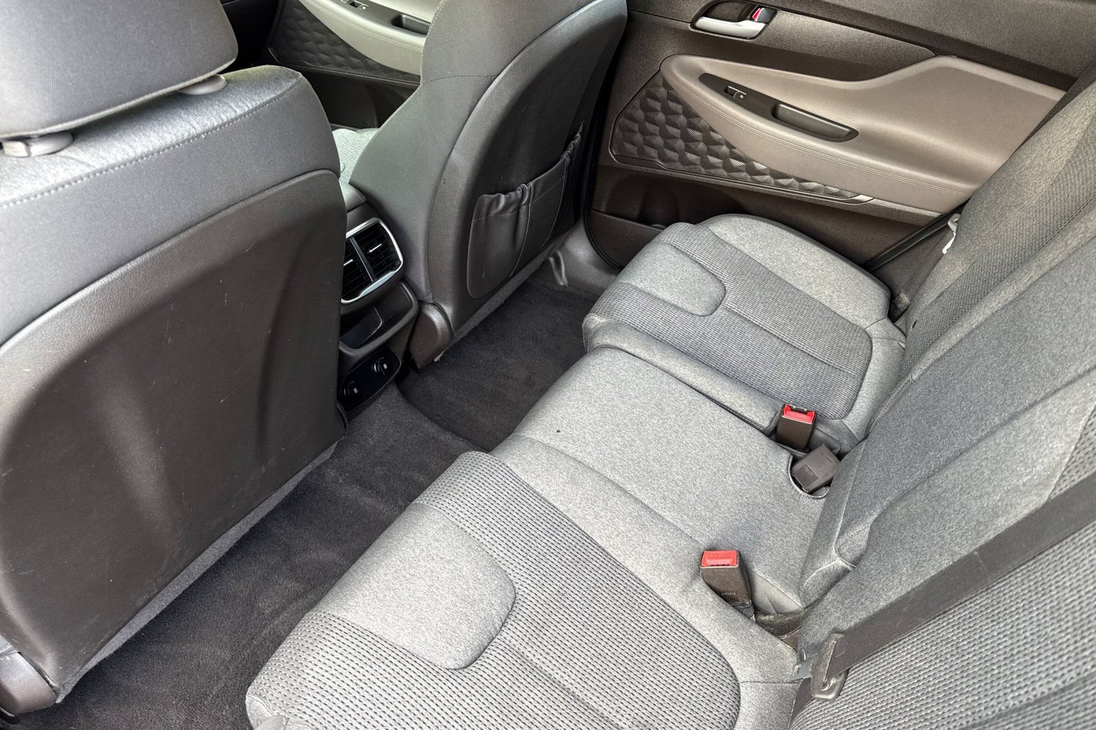 Used 2019 Hyundai Santa Fe SE AWD/4WD image 10