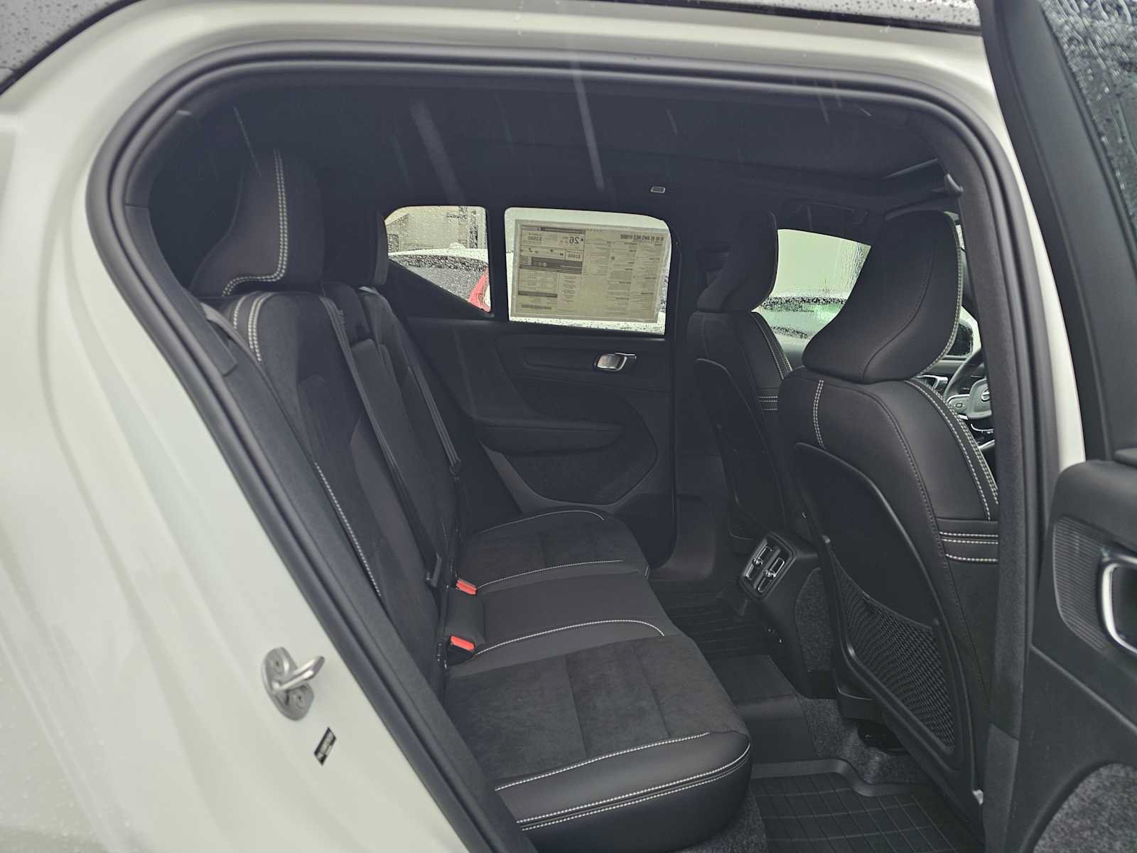 New 2026 Volvo XC40 B5 Ultra w/ Climate Package AWD/4WD image 13
