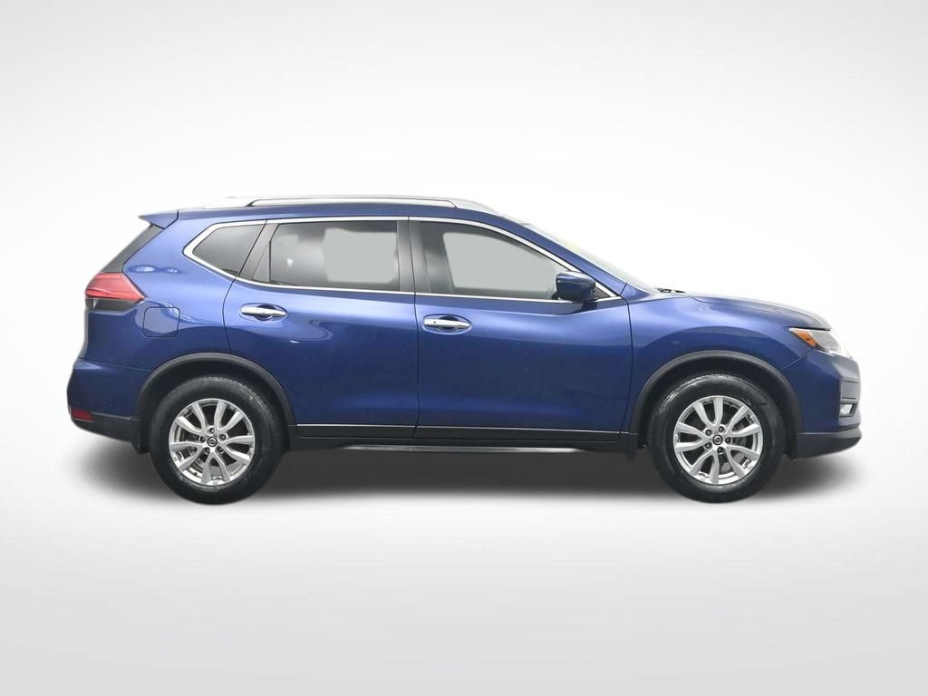 Used 2017 Nissan Rogue SV FWD image 4