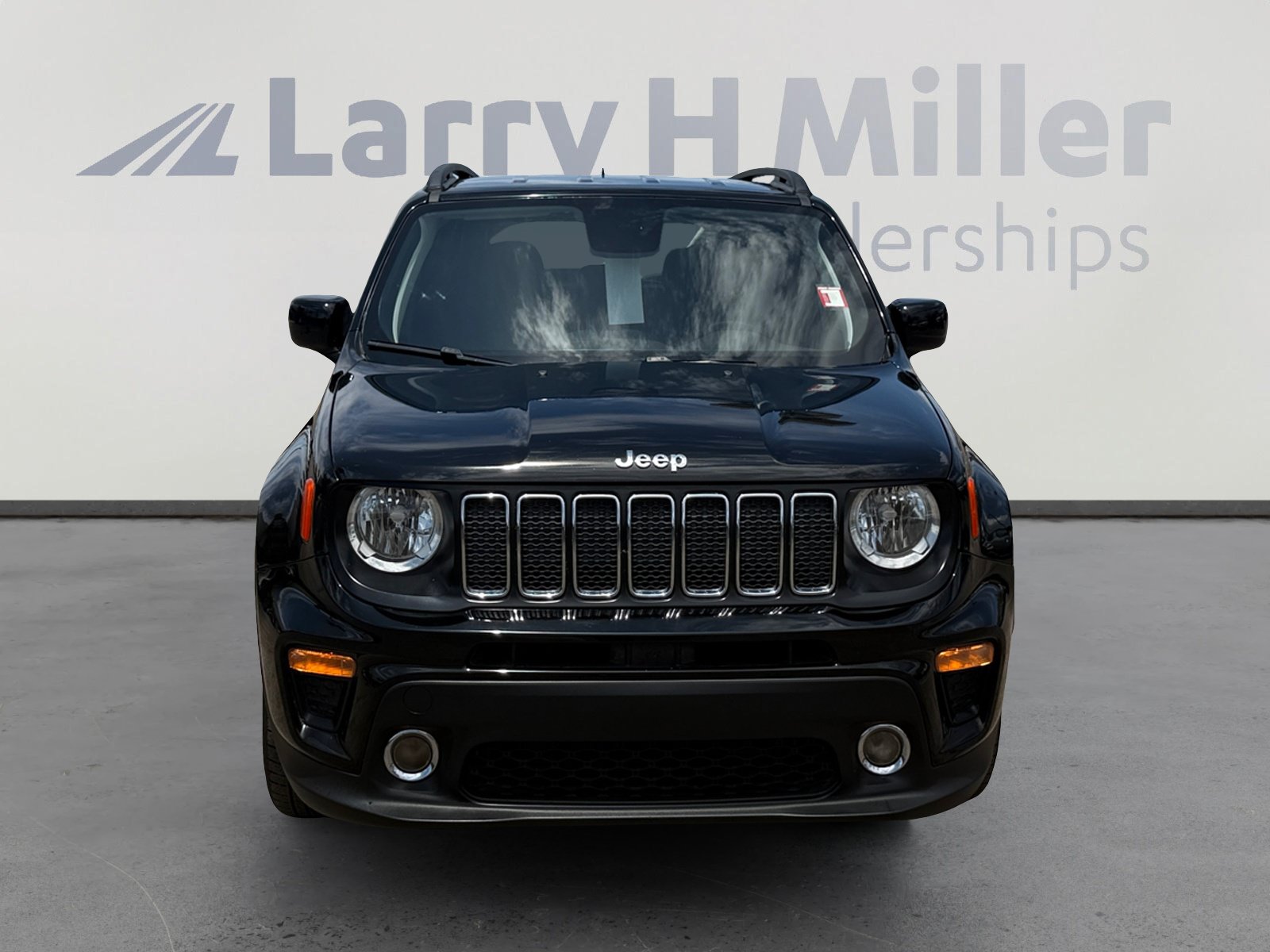 Used 2019 Jeep Renegade Latitude FWD image 8