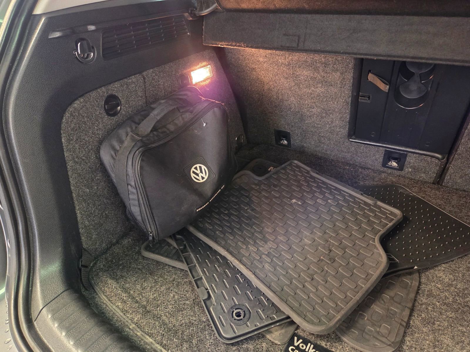 Used 2016 Volkswagen Tiguan SEL image 47