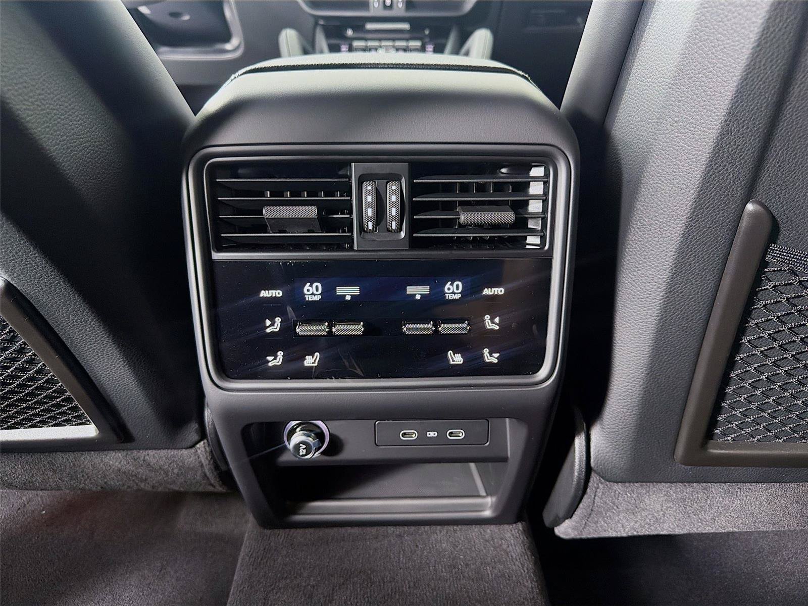 New 2026 Porsche Cayenne Coupe AWD/4WD image 22