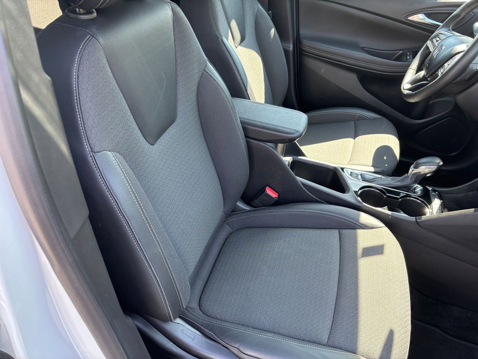 Used 2025 Buick Encore GX Preferred FWD image 35
