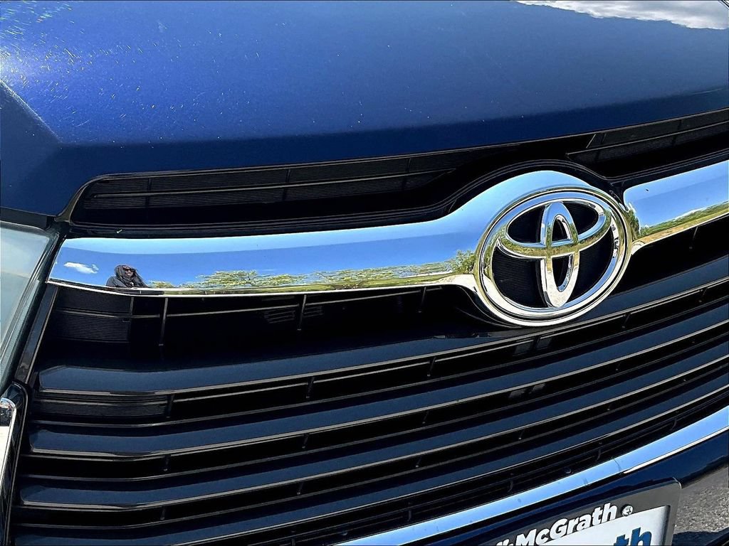 Used 2015 Toyota Highlander LE FWD image 35