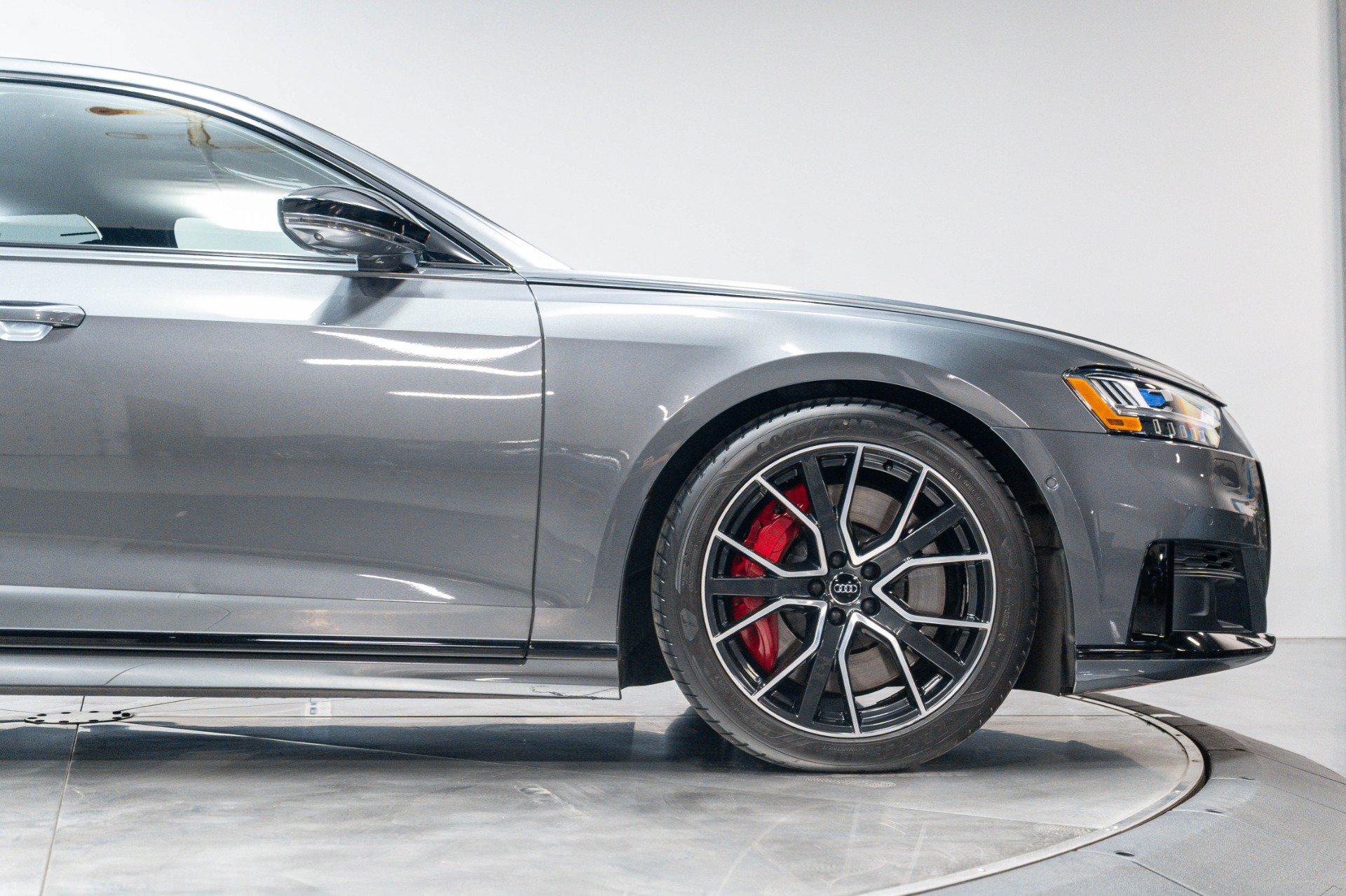 Used 2020 Audi S8 L AWD/4WD image 24