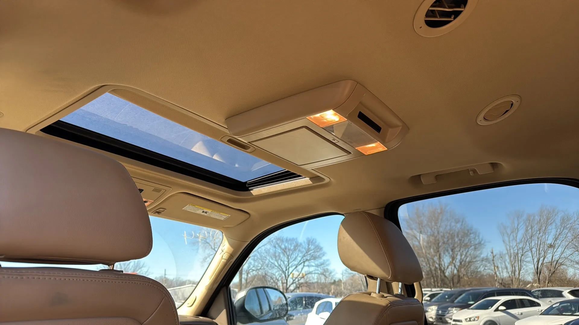 Used 2014 Chevrolet Tahoe LT w/ Luxury Package RWD image 9
