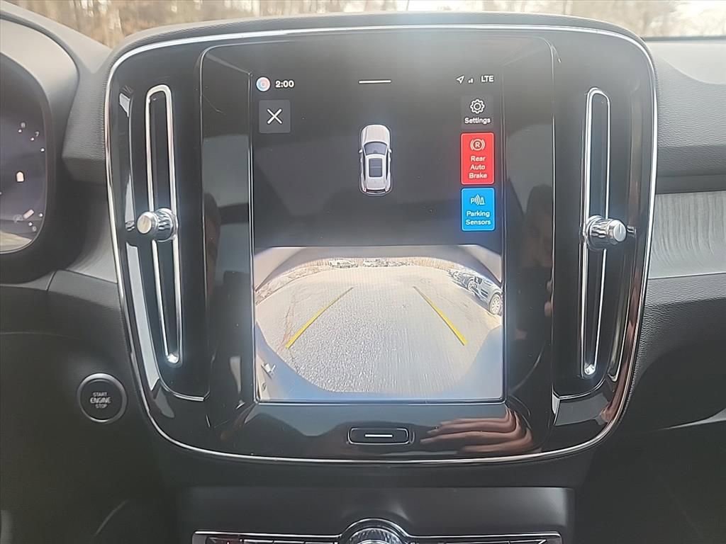 Certified 2025 Volvo XC40 B5 Core AWD/4WD image 22