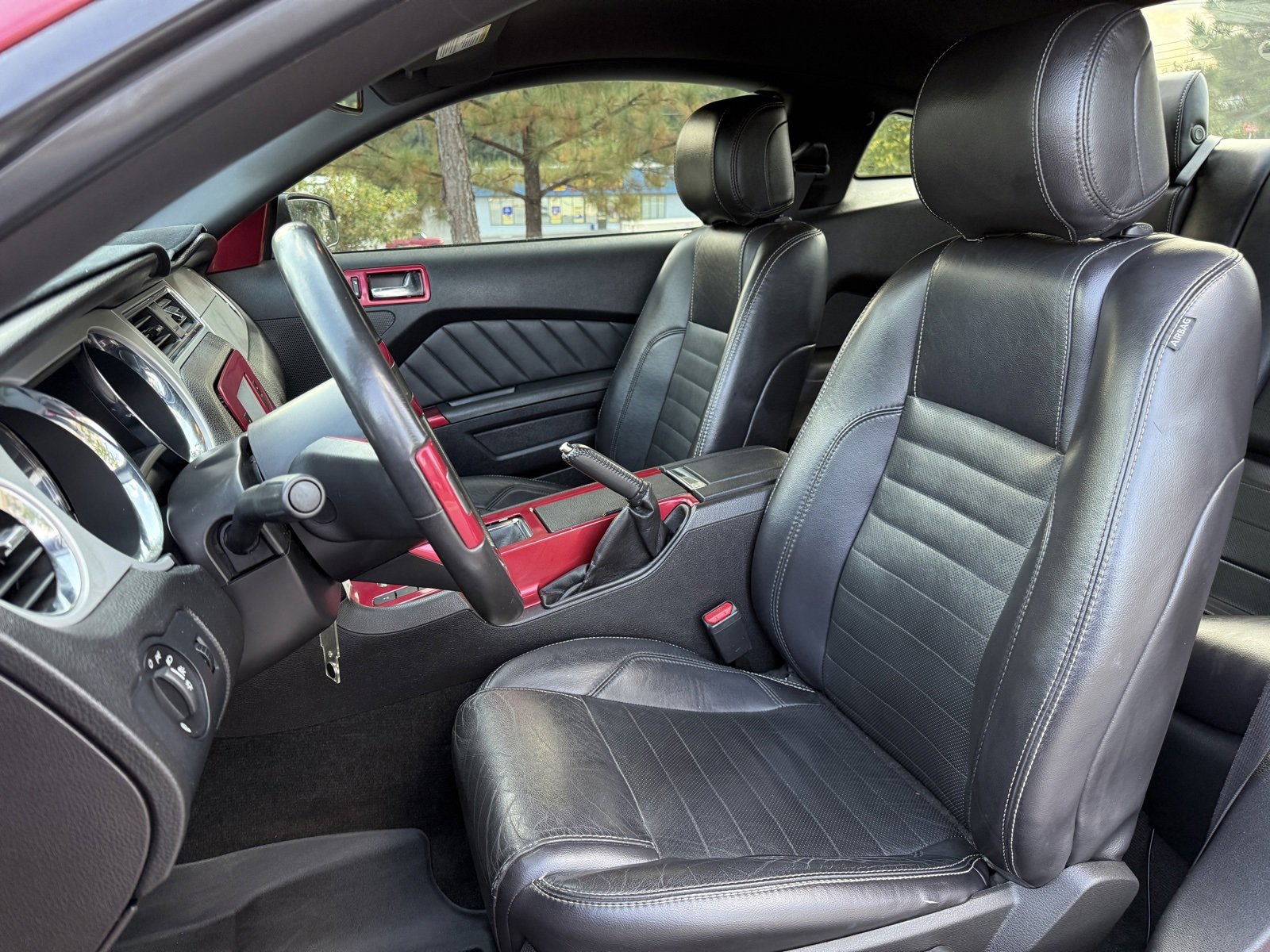 Used 2013 Ford Mustang GT Premium image 32
