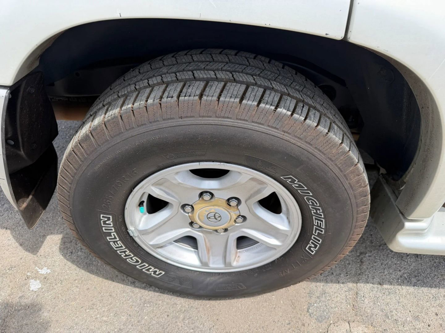 Used 2000 Toyota 4Runner Limited image 24