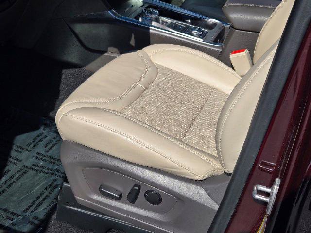 Certified 2023 Ford Explorer Platinum w/ Technology Package AWD/4WD image 28