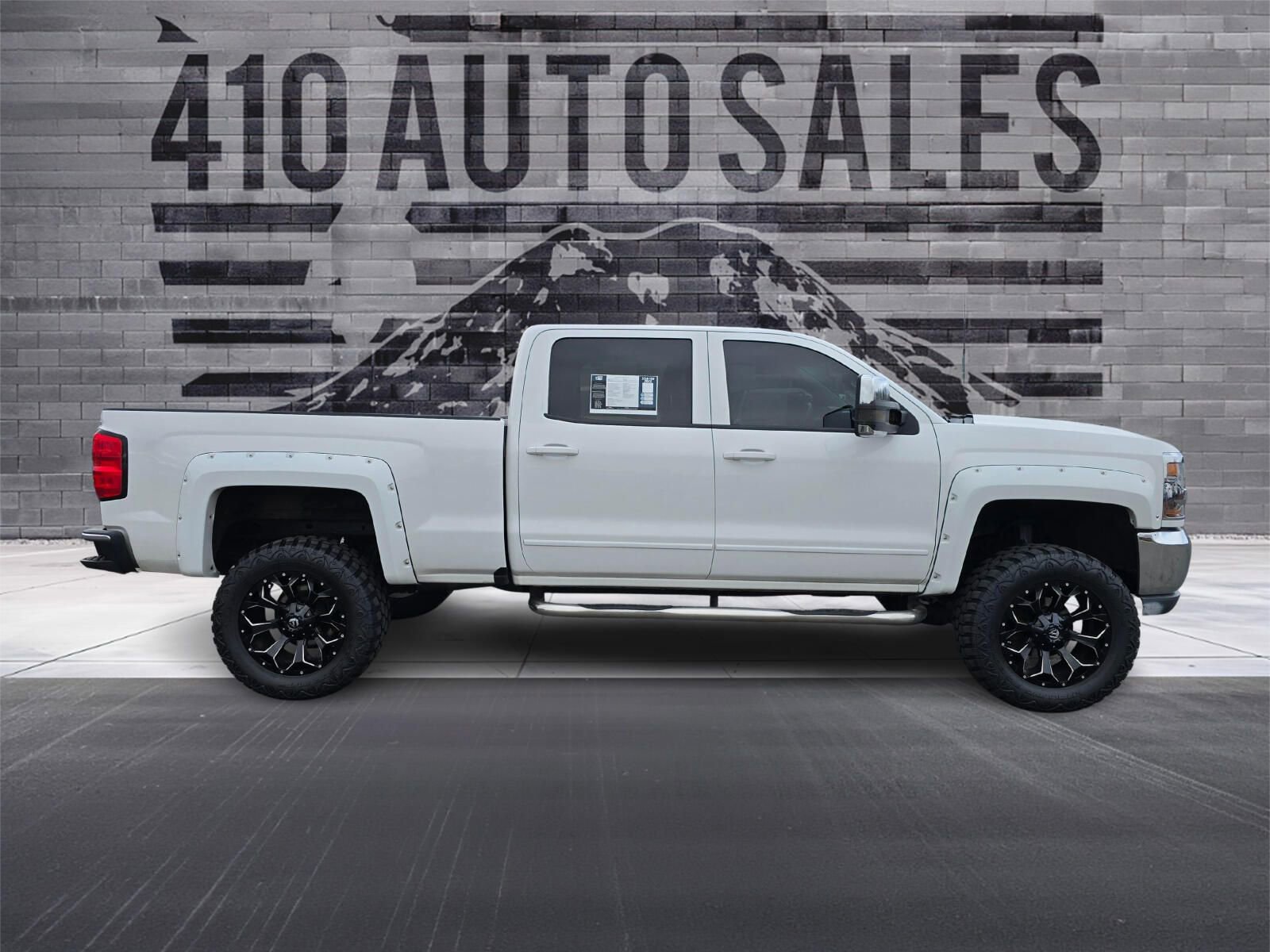 Used 2016 Chevrolet Silverado 1500 LT image 2