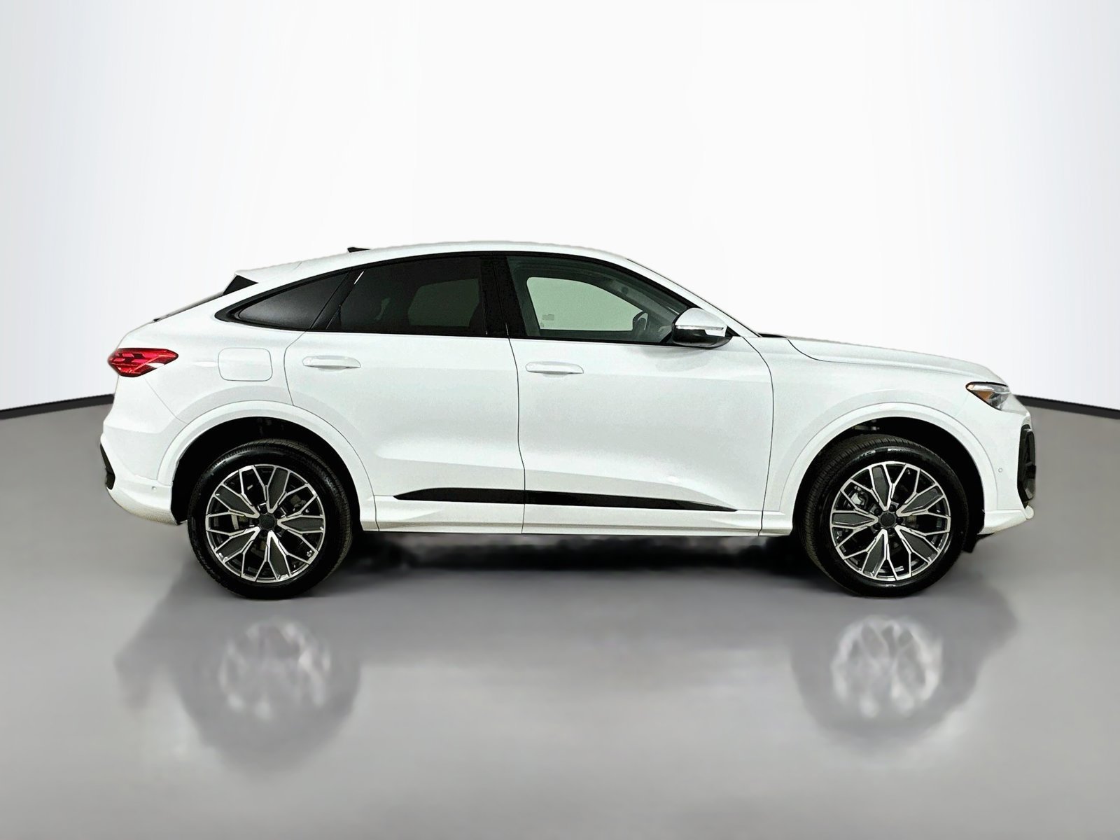 New 2026 Audi Q5 Premium Plus AWD/4WD image 4