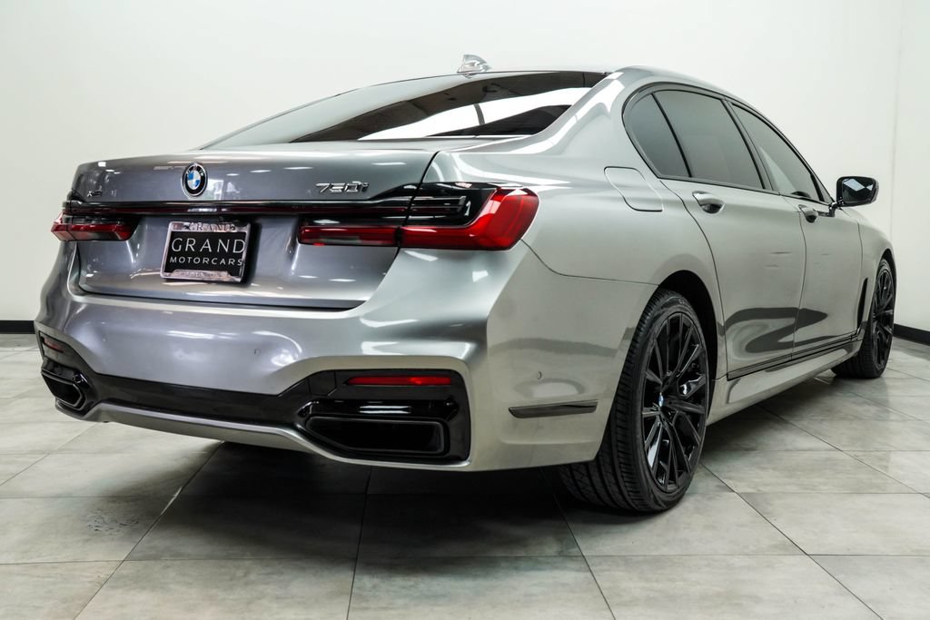 Used 2022 BMW 750i xDrive w/ Luxury Rear Seating Package AWD/4WD image 12