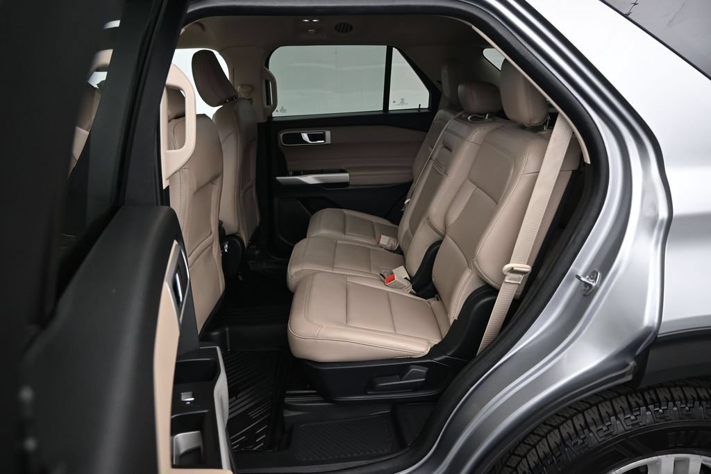 Certified 2021 Ford Explorer XLT w/ Equipment Group 202A AWD/4WD image 13