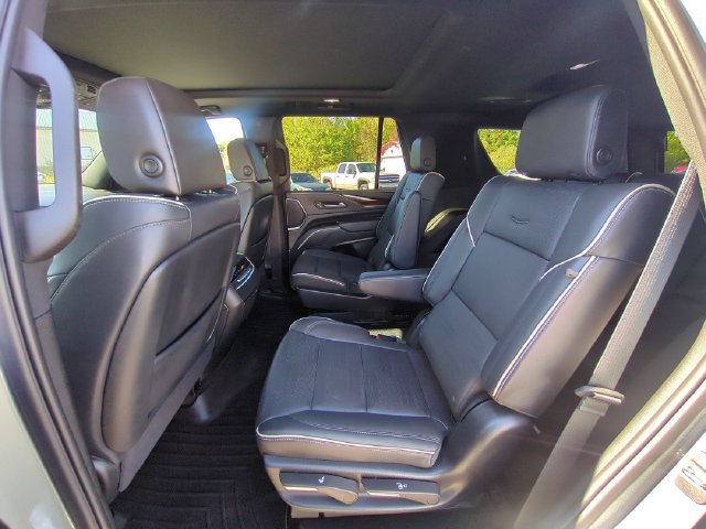 Used 2023 Cadillac Escalade Premium Luxury AWD/4WD image 31