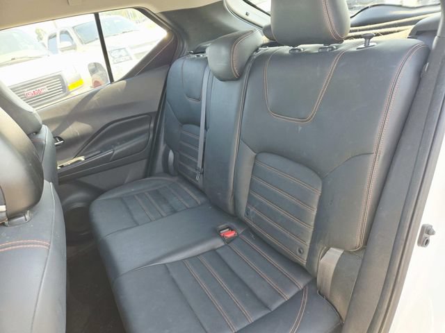 Used 2019 Nissan Kicks SR w/ SR Premium Package FWD image 9