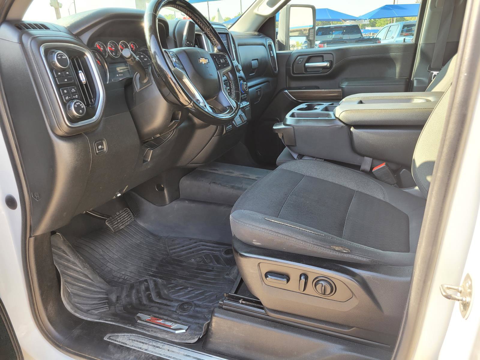Used 2023 Chevrolet Silverado 2500 LT w/ Convenience Package AWD/4WD image 2
