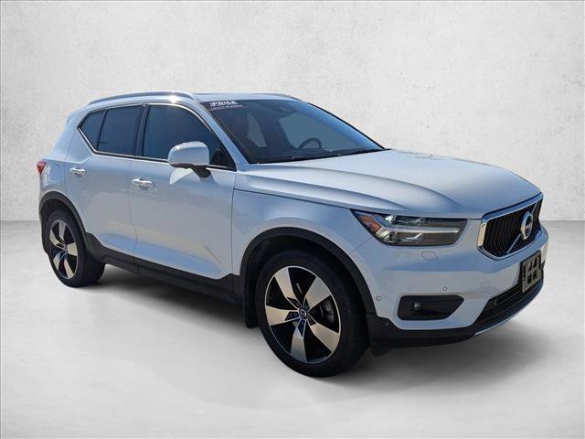 Used 2019 Volvo XC40 T5 Momentum image 3