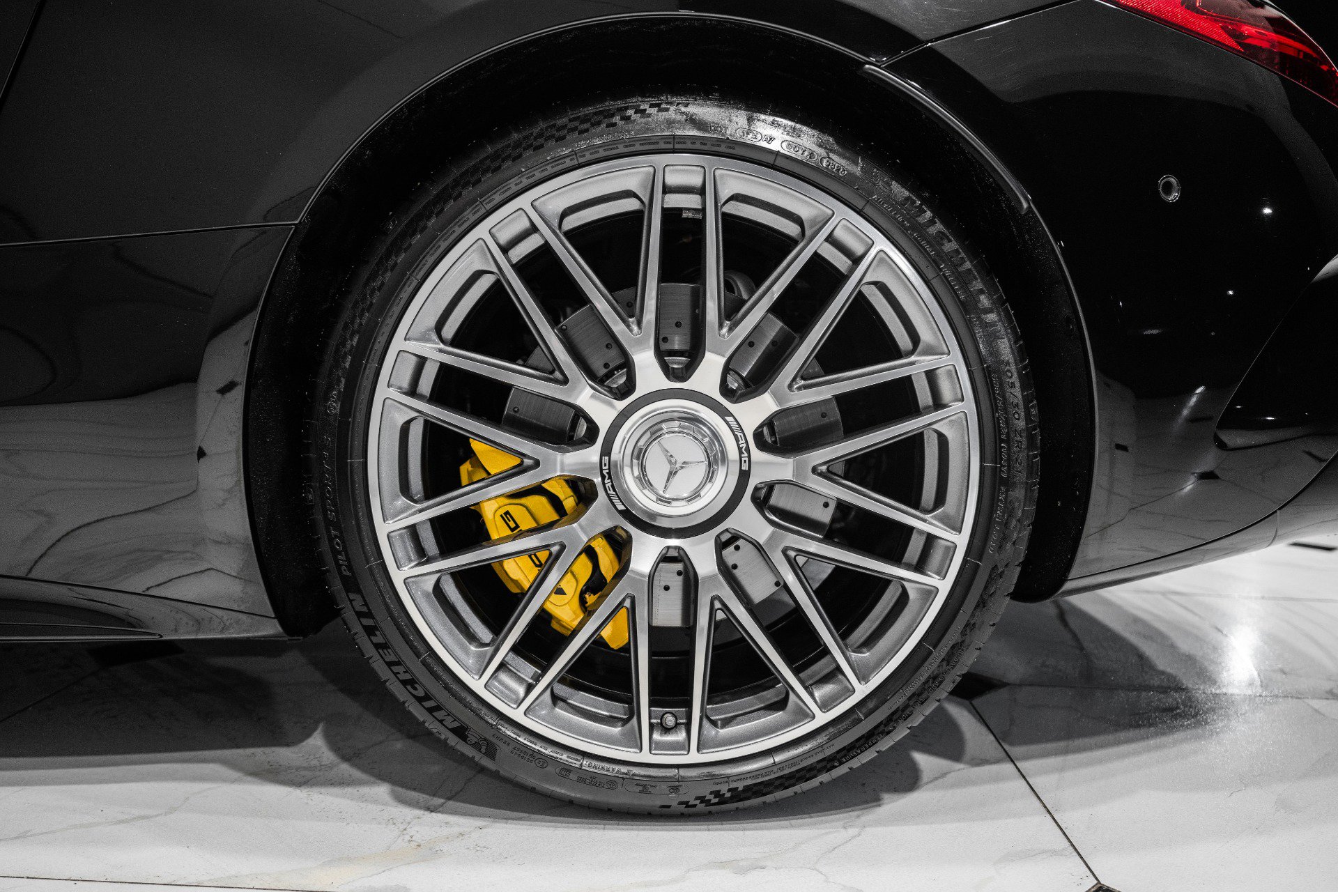 Used 2023 Mercedes-Benz SL 63 AMG 4MATIC image 17