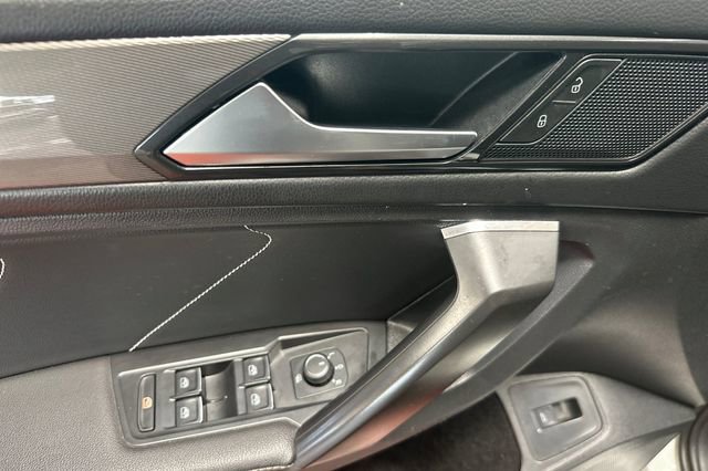 Certified 2022 Volkswagen Tiguan SE image 13