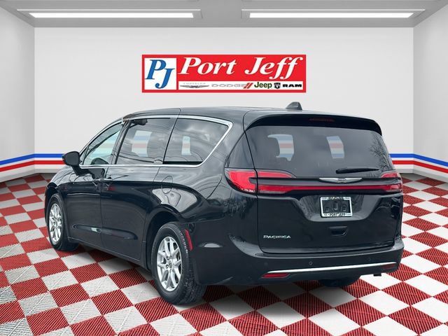 Certified 2023 Chrysler Pacifica Touring-L FWD image 5