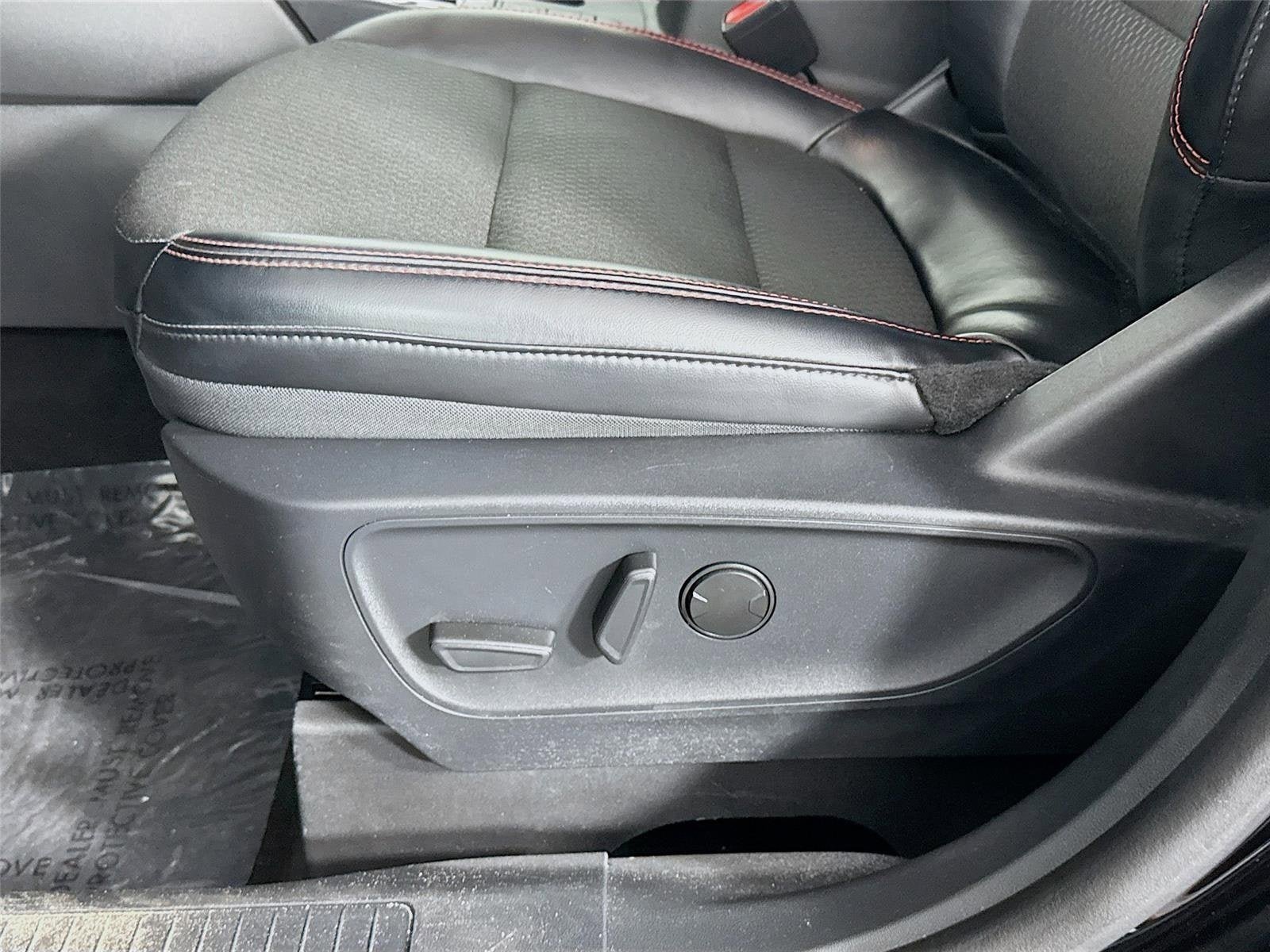 Used 2025 Ford Escape ST-Line Select AWD/4WD image 20