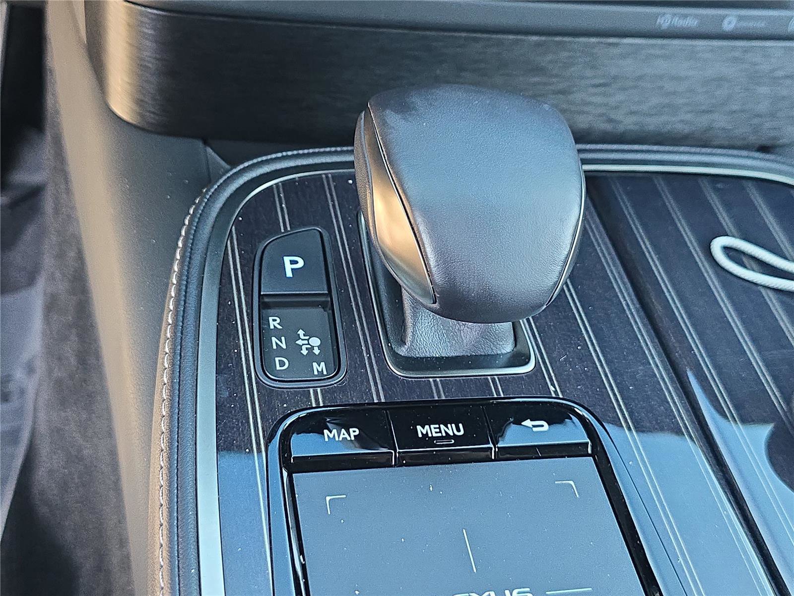 Used 2018 Lexus LS 500h w/ Accessory Package (Z2) image 21