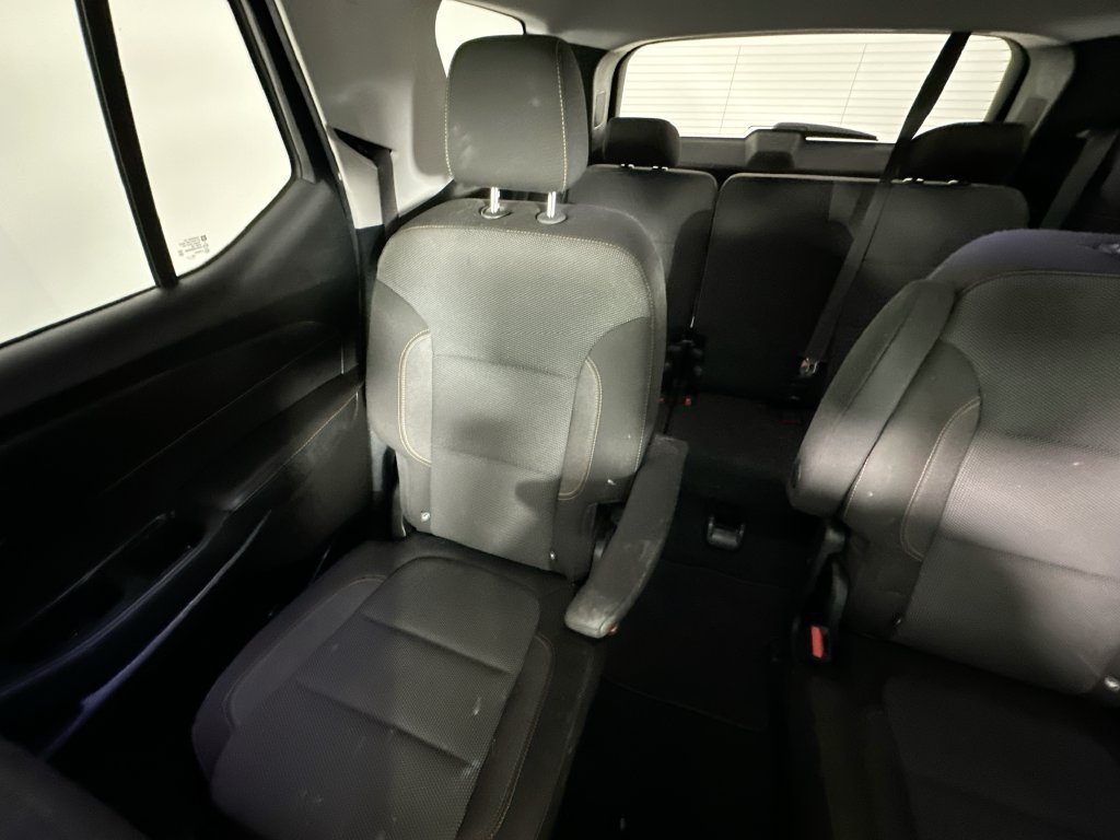 Used 2021 Chevrolet Traverse LT w/ LPO, Cargo Package FWD image 12