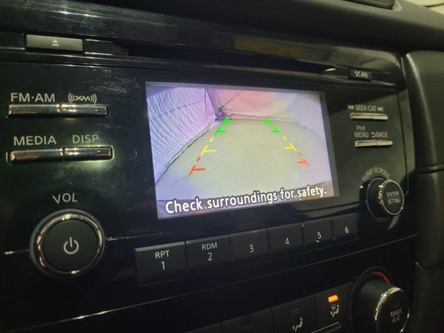 Used 2017 Nissan Rogue SV image 9