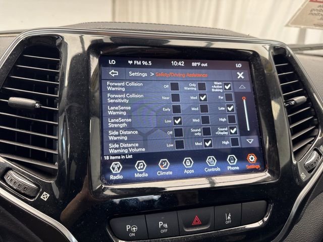 Used 2021 Jeep Cherokee Limited image 21