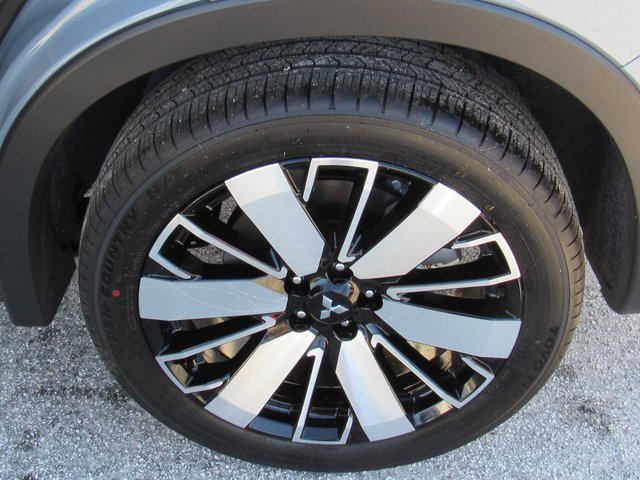 New 2025 Mitsubishi Outlander SEL image 8