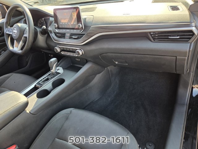 Used 2025 Nissan Altima 2.5 SV FWD image 16