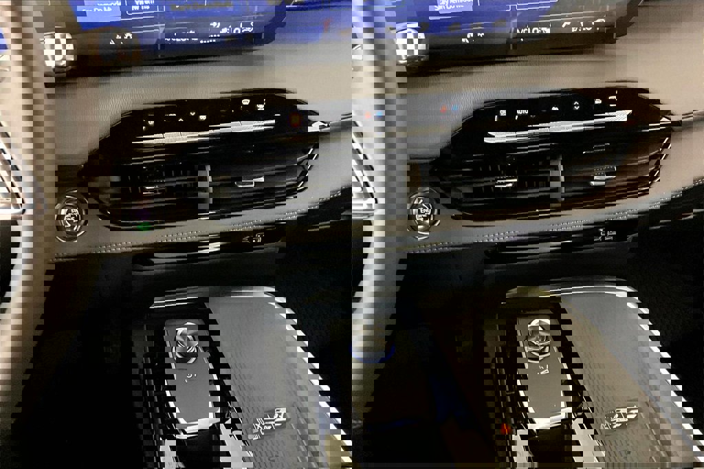 New 2026 Buick Enclave Sport Touring w/ Super Cruise Package image 7