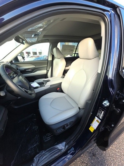 New 2026 Toyota Grand Highlander XLE image 5