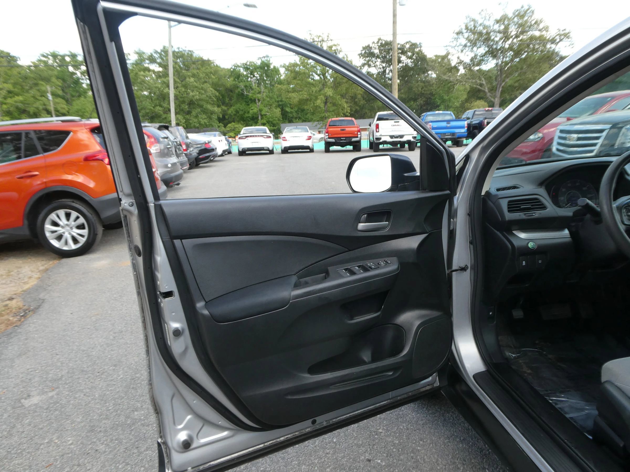 Used 2015 Honda CR-V LX image 11