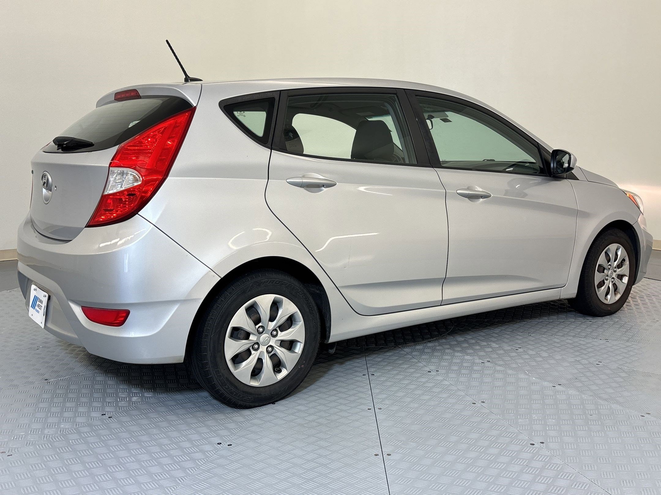 Used 2017 Hyundai Accent SE FWD image 9
