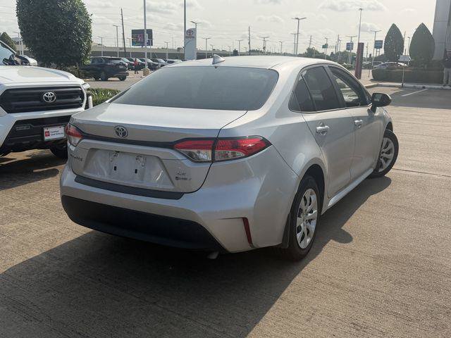 Certified 2025 Toyota Corolla LE FWD image 5