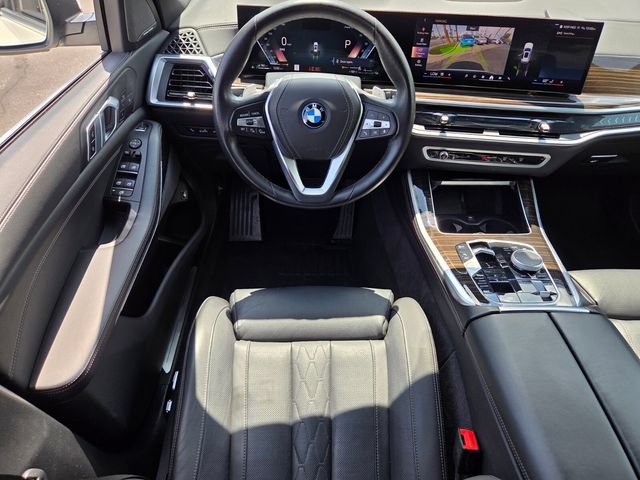 Used 2025 BMW X5 xDrive50e AWD/4WD image 13