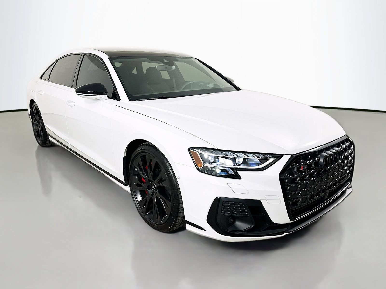 Used 2025 Audi S8 AWD/4WD image 3