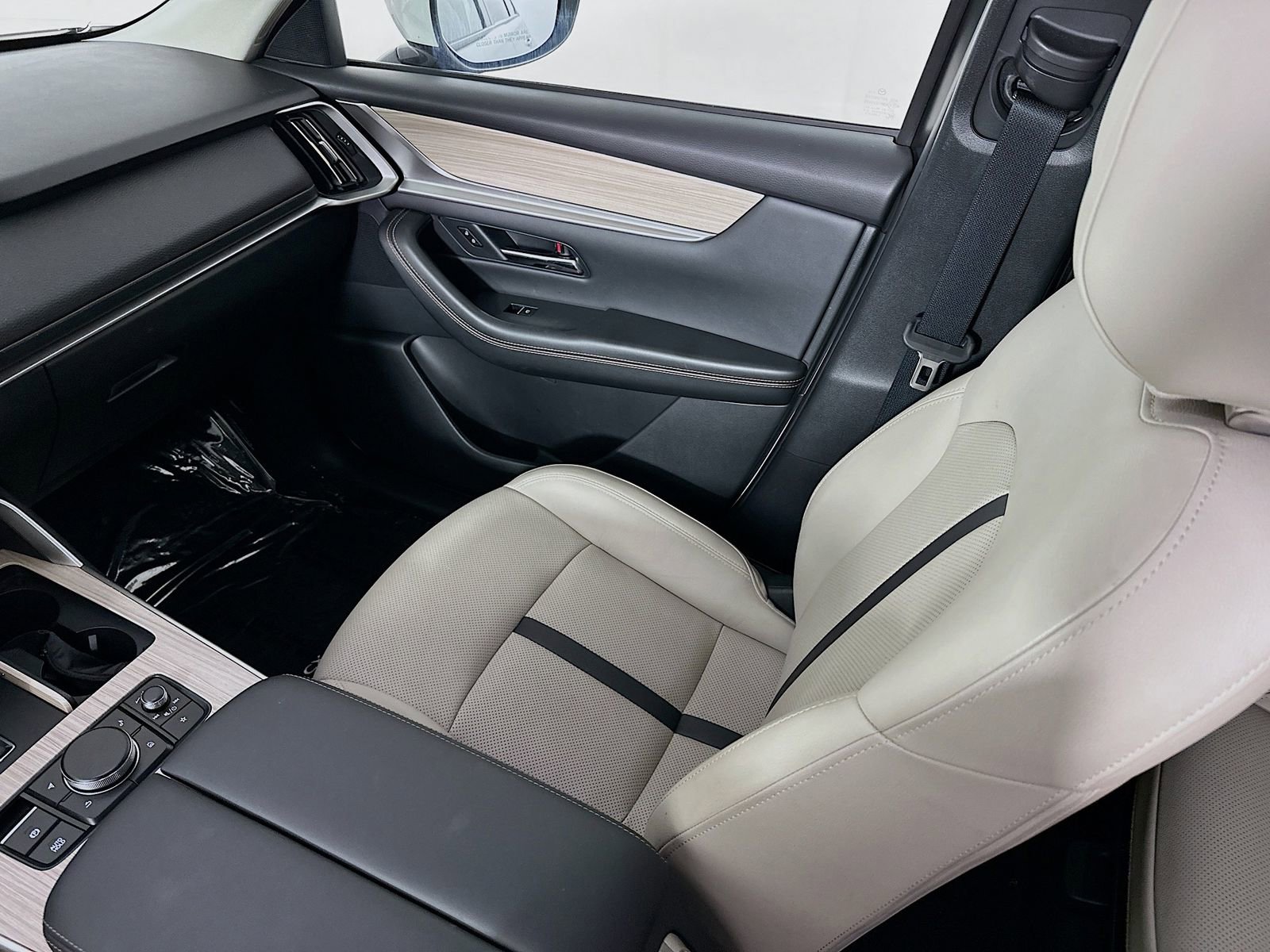 Certified 2024 MAZDA CX-90 Plug-In Hybrid w/ Preferred AWD/4WD image 24