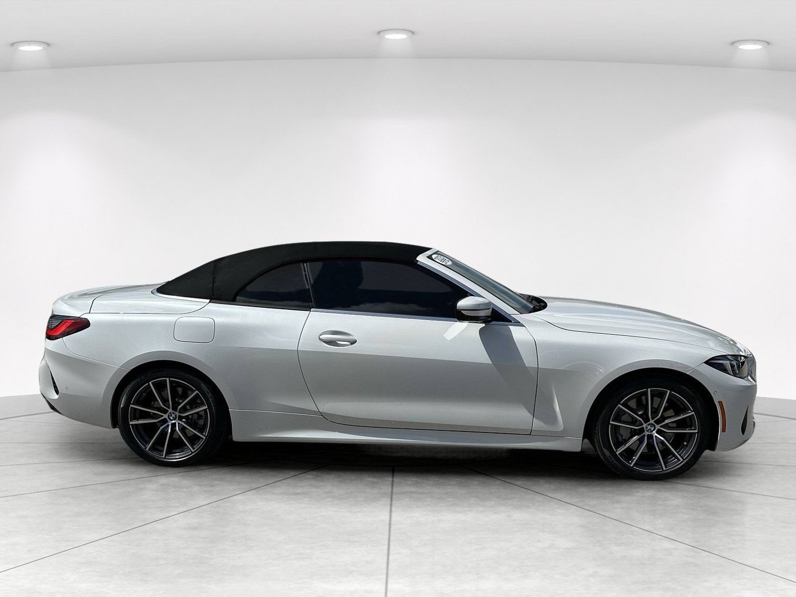 Certified 2025 BMW 430i Convertible w/ Premium Package RWD image 3