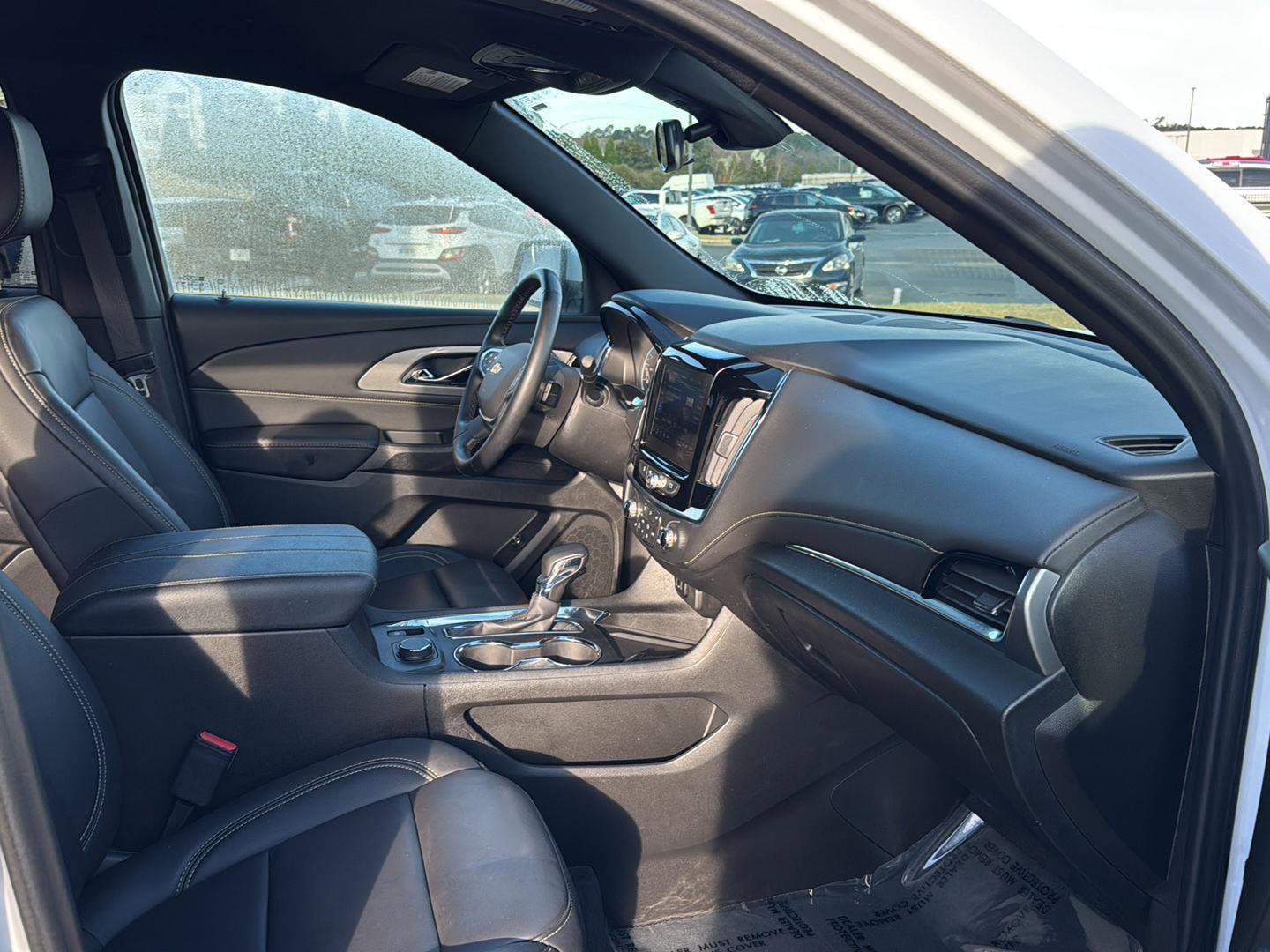 Used 2023 Chevrolet Traverse LT image 10