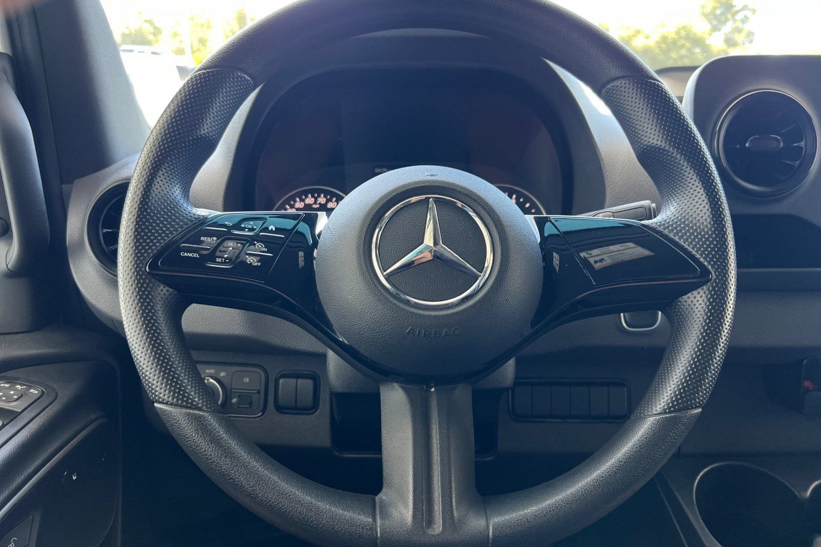 Used 2025 Mercedes-Benz Sprinter 2500 image 25