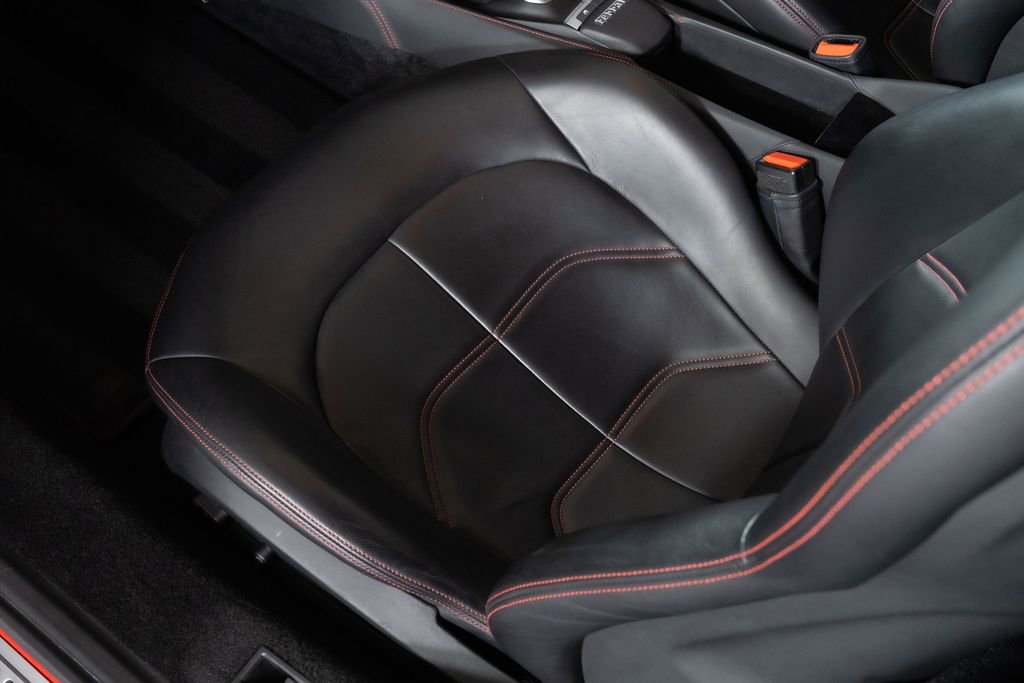 Used 2017 Ferrari 488 GTB RWD image 37