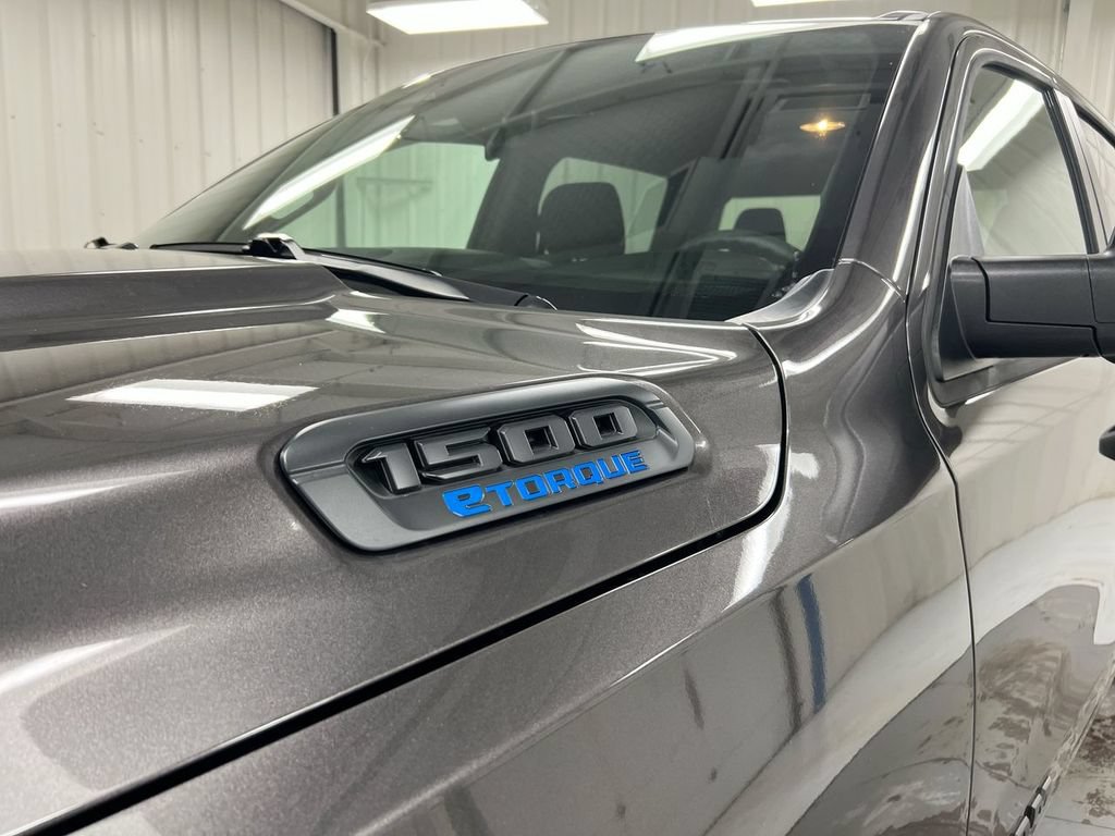 New 2026 RAM 1500 Express AWD/4WD image 25