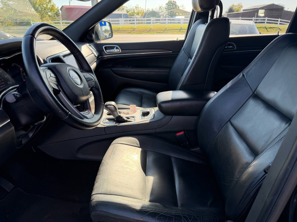 Used 2018 Jeep Grand Cherokee Limited AWD/4WD image 9