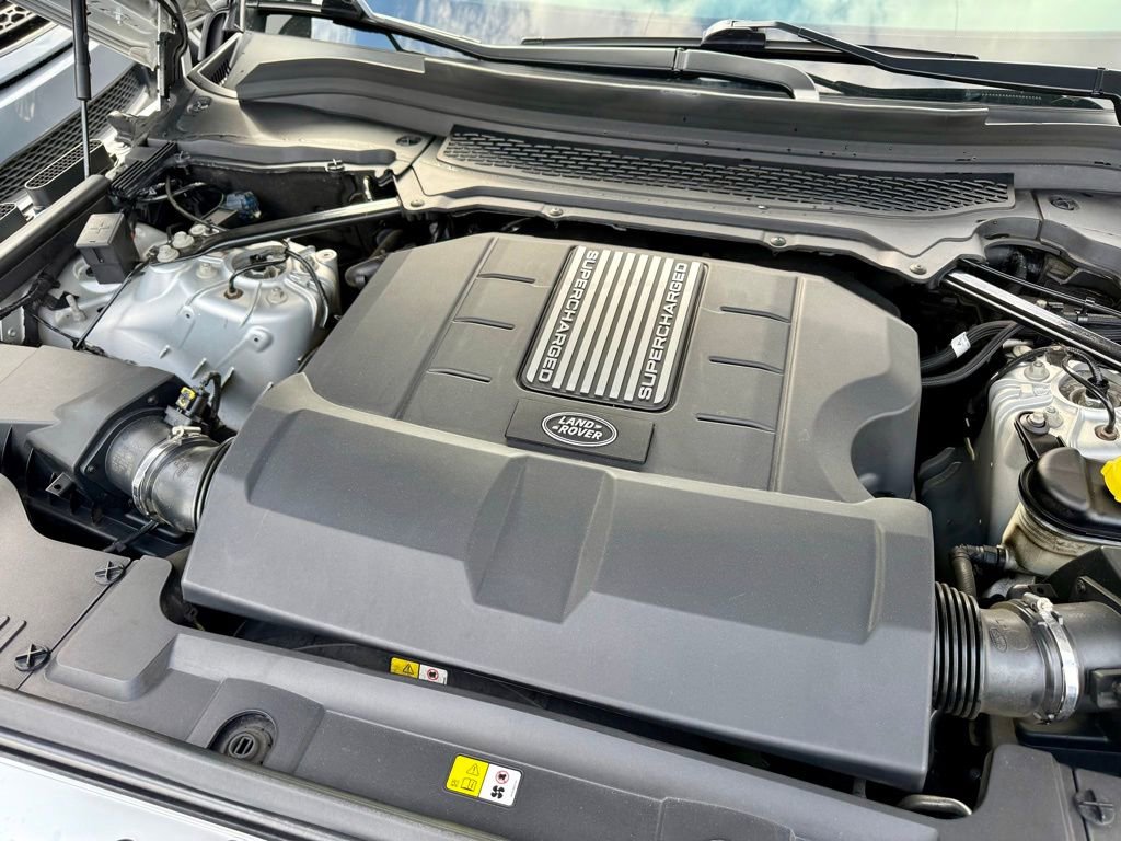 Used 2015 Land Rover Range Rover Supercharged image 6
