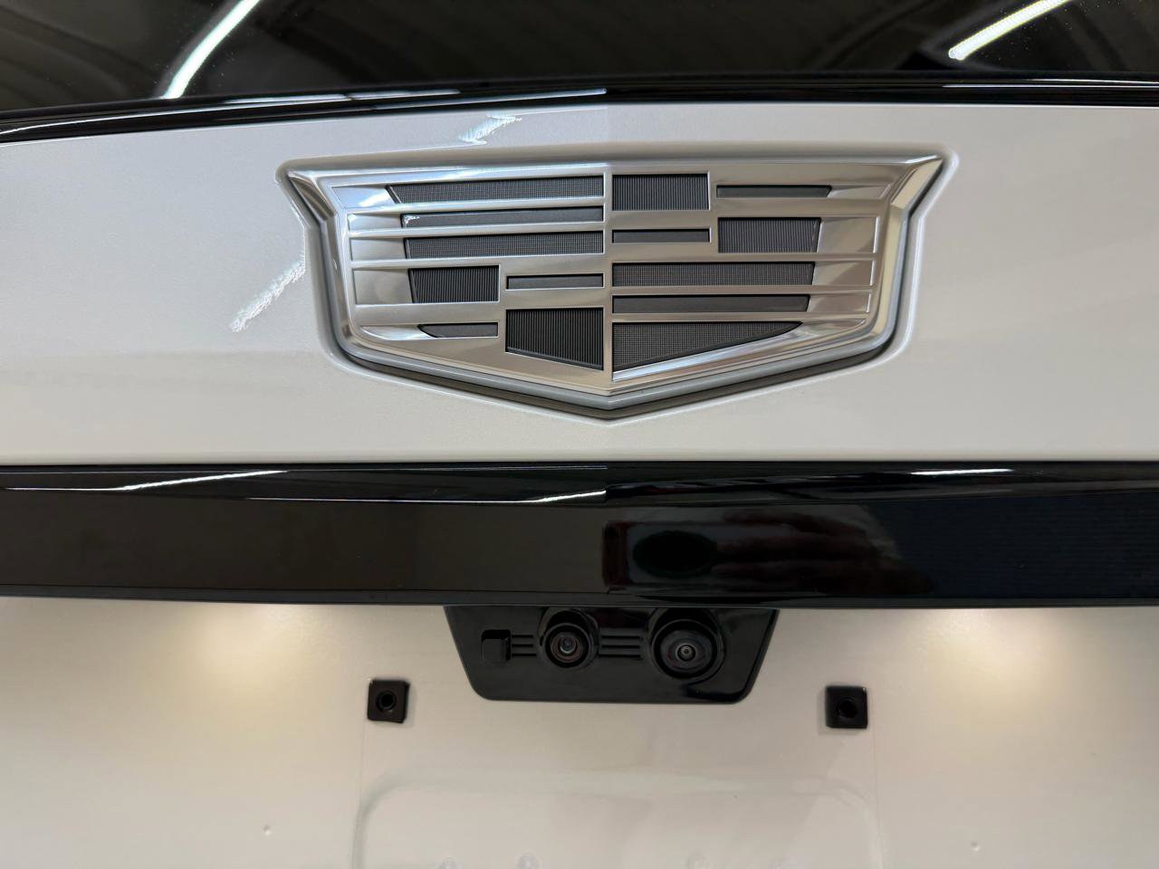 Used 2025 Cadillac Escalade V w/ LPO, ONYX Package image 21