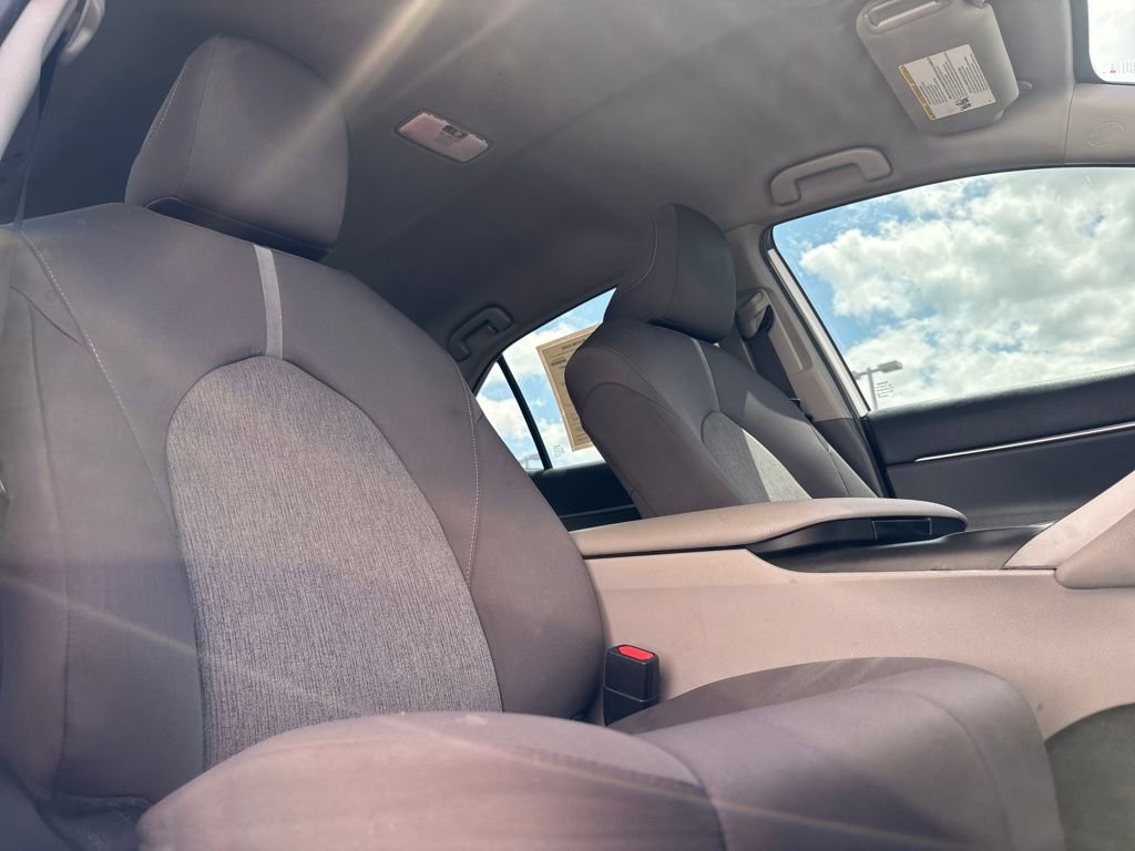 Used 2022 Toyota Camry LE image 20