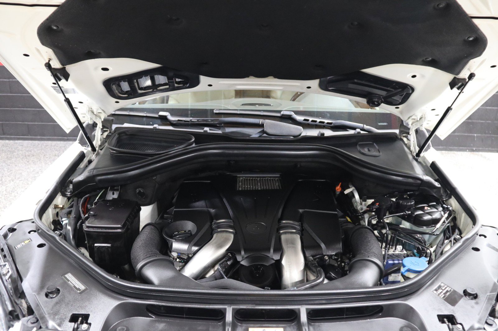 Used 2013 Mercedes-Benz GL 550 4MATIC AMG Sport 4dr Suv image 14